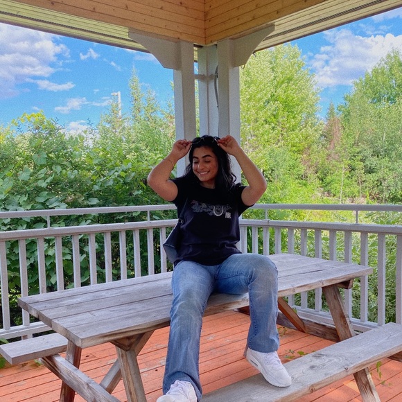 Meet your Posher, Sharan - Picture 2 of 2